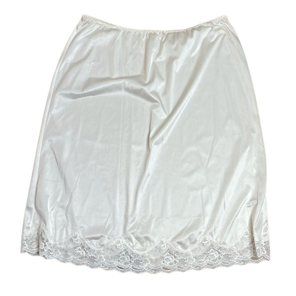 Vintage 70s Bestform White lace trim skirt slip 2x